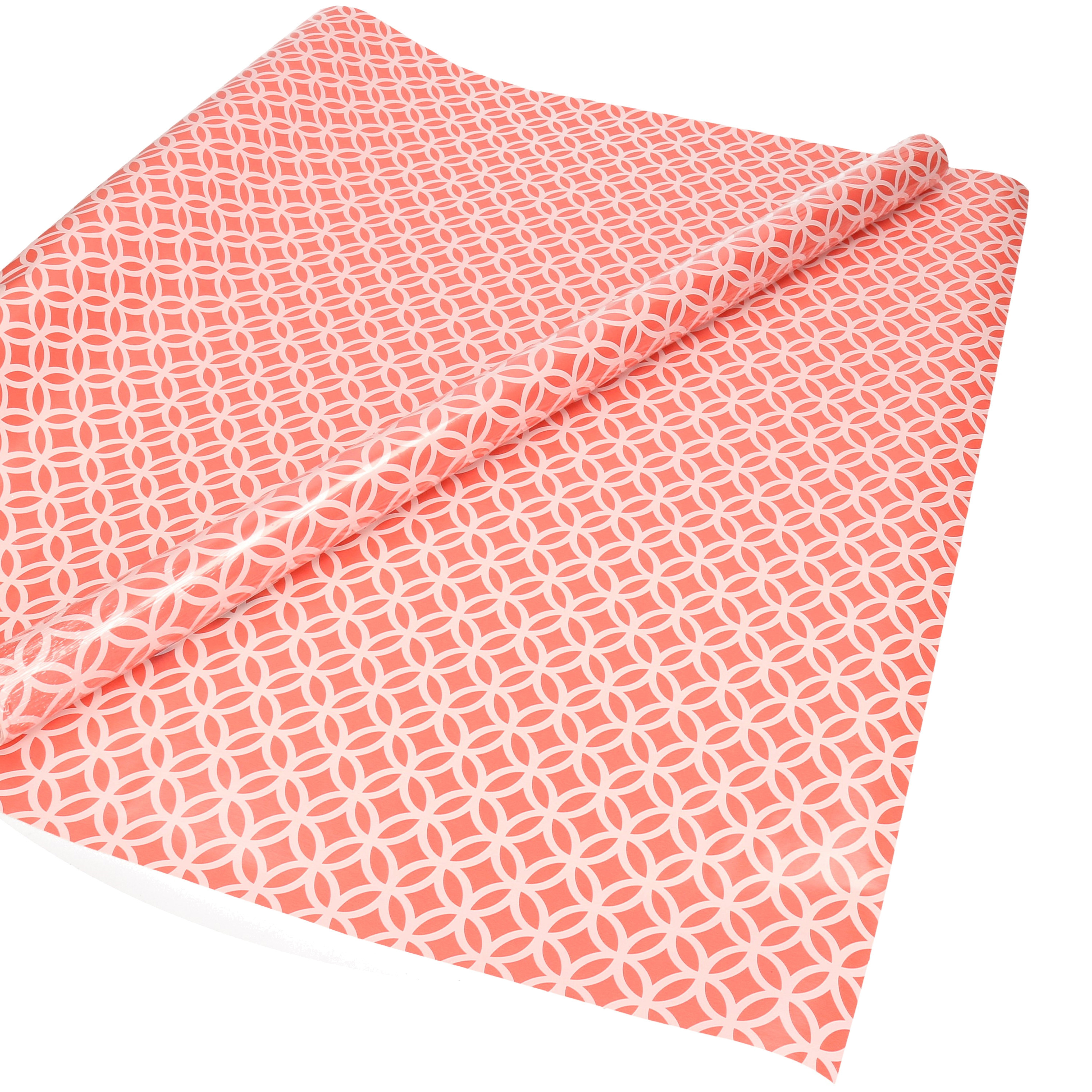 1x Inpakpapier/cadeaupapier roze met wit motief 200 x 70 cm rol