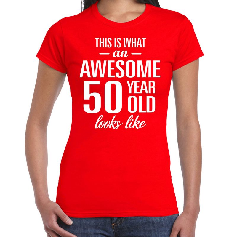 Awesome 50 year Sarah cadeau t-shirt rood dames