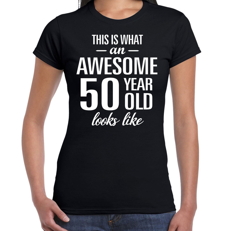 Awesome 50 year Sarah cadeau t-shirt zwart dames