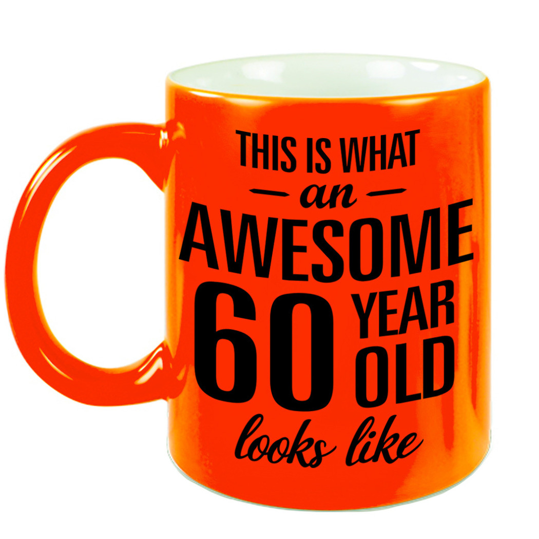 Awesome 60 year cadeau mok / beker neon oranje 330 ml