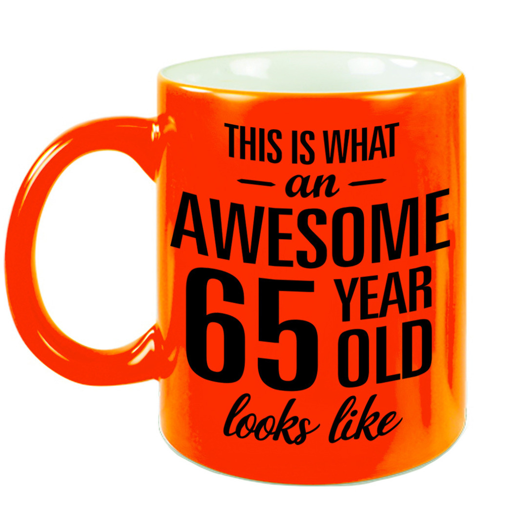 Awesome 65 year cadeau mok / beker neon oranje 330 ml