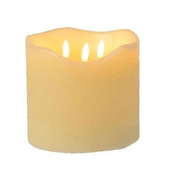 Creme witte LED kaarsen/stompkaarsen 15 cm 3 lontjes