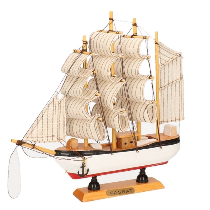 Decoratie houten model schip Passat 24 cm