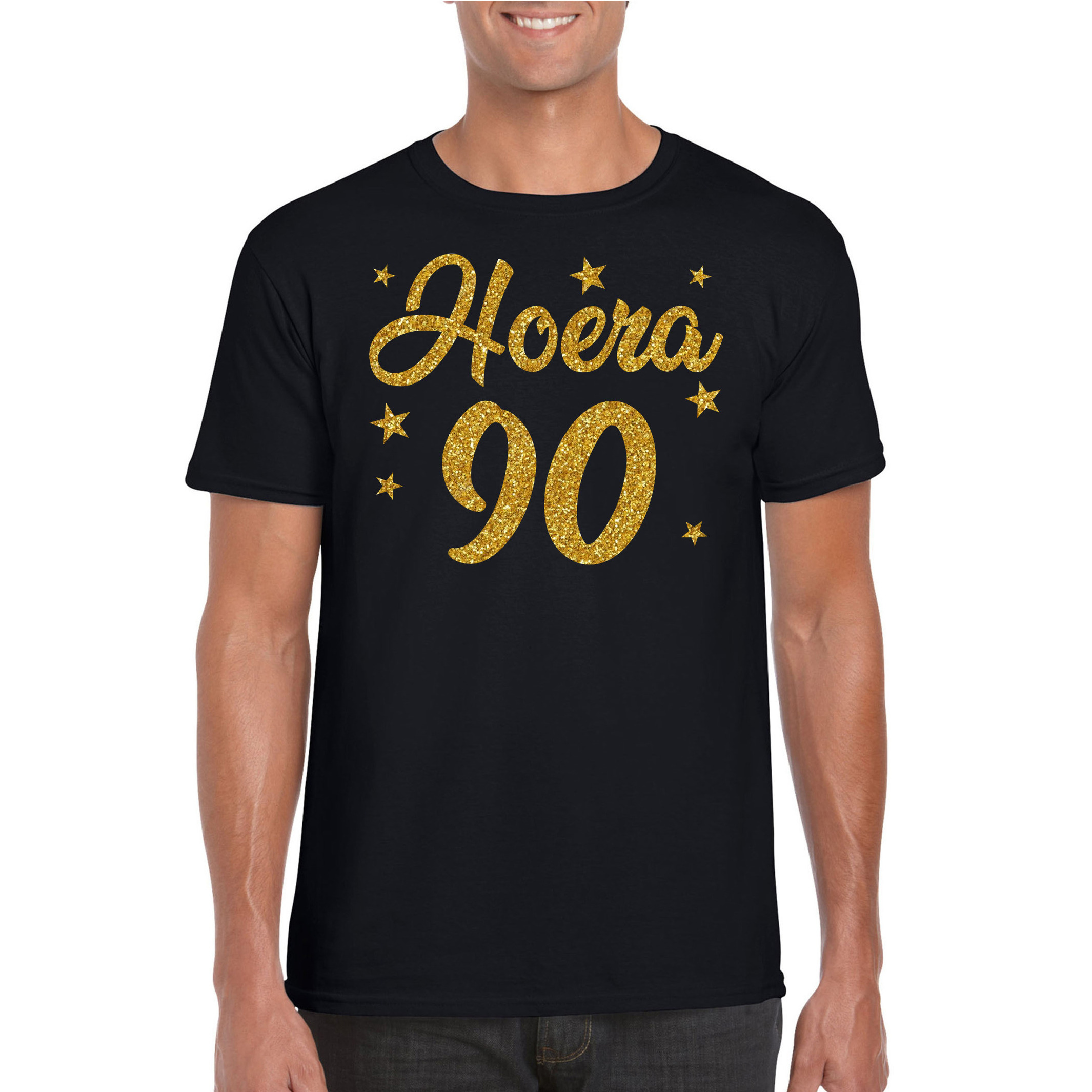 Hoera 90 jaar verjaardag cadeau t-shirt goud glitter op zwart heren