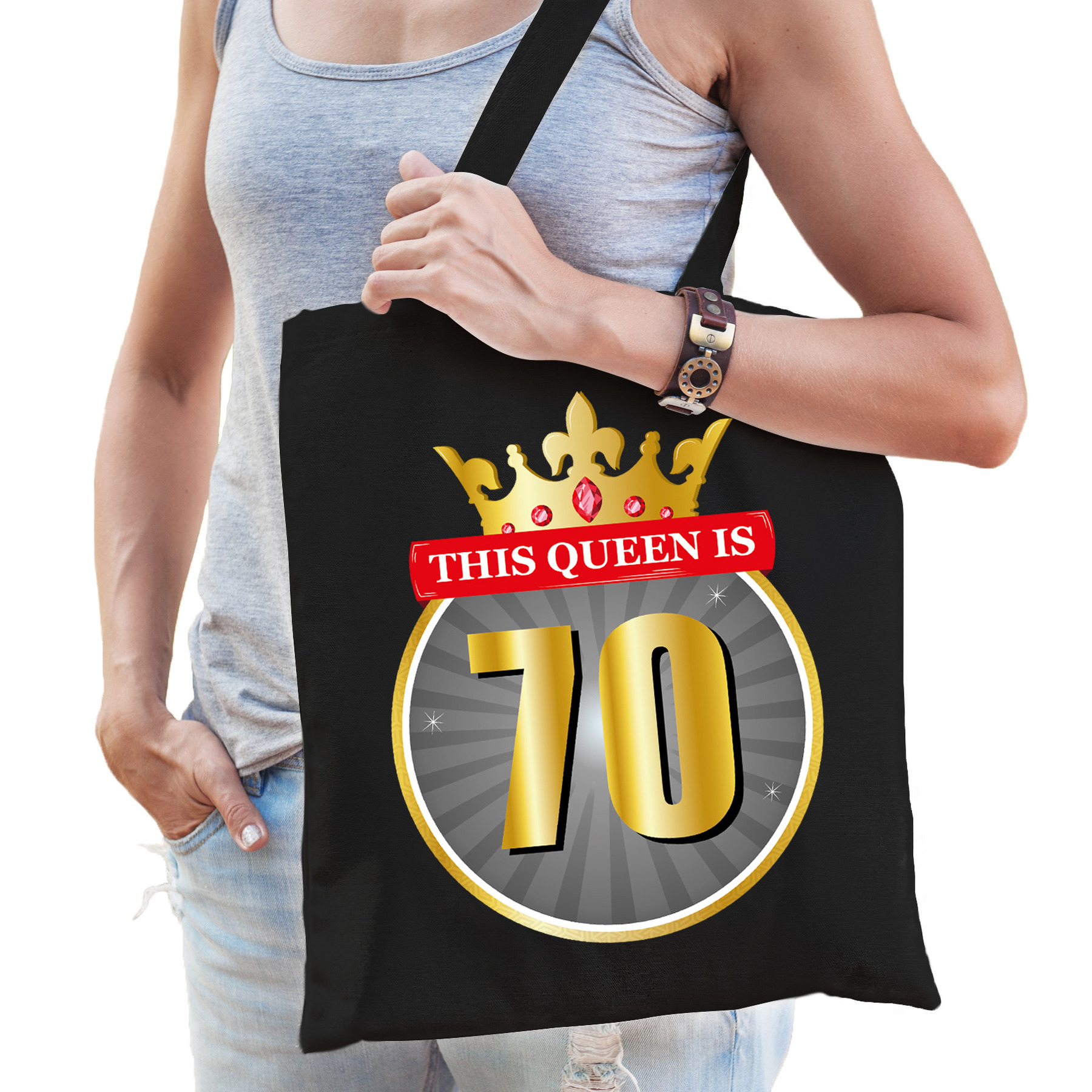 This Queen is 70 verjaardag cadeau tas zwart voor dames