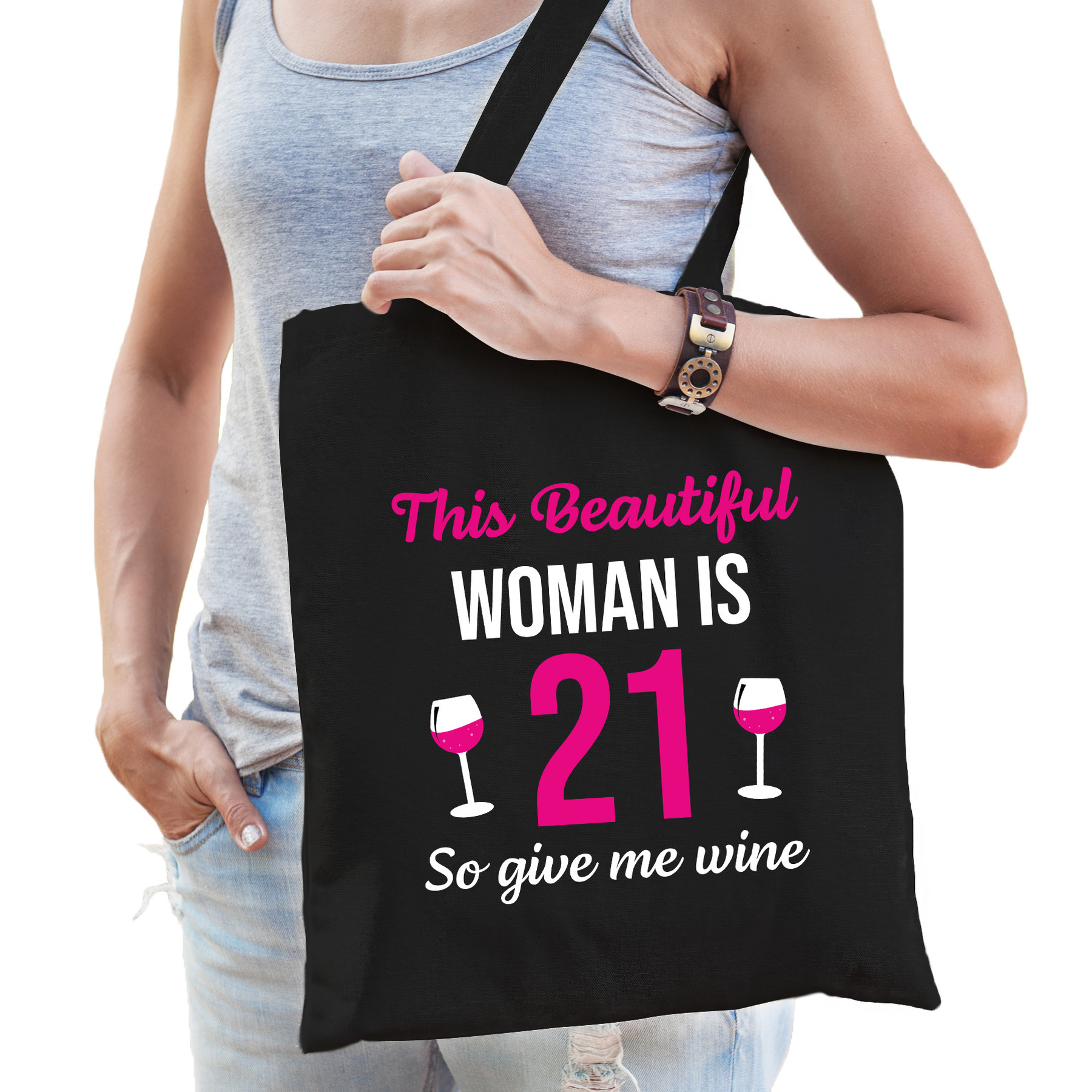 Verjaardag cadeau tas 21 jaar - this beautiful woman is 21 give wine zwart voor dames