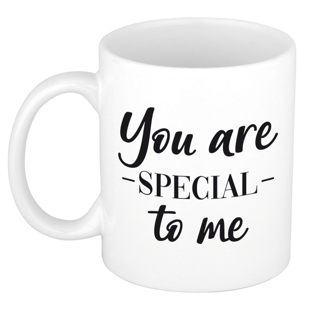 You are special to me cadeau mok / beker wit voor Valentijnsdag 300 ml