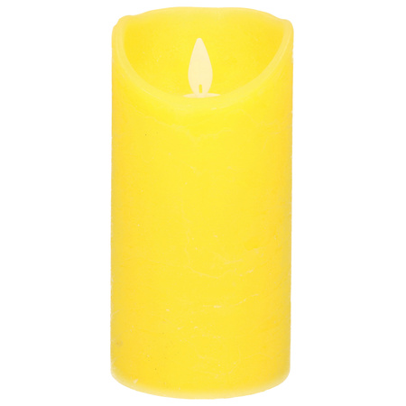 1x Gele LED kaarsen / stompkaarsen met bewegende vlam 15 cm