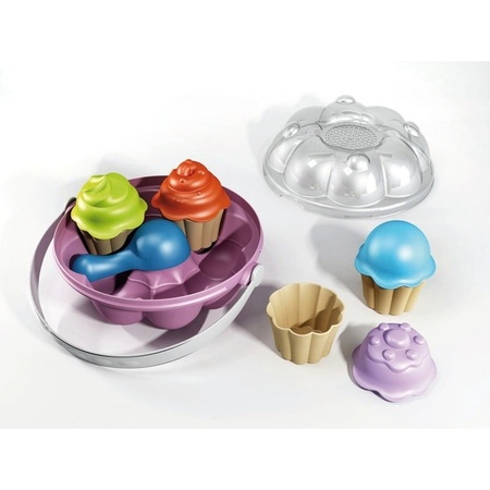 Cupcake sand molds in bucket