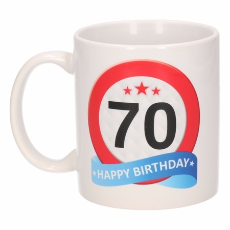 Verjaardag cadeau mok/beker 70 jaar print 300 ml + A5-size wenskaart Happy Birthday